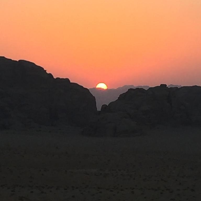 Wadi Rum Starlight Camp מראה חיצוני תמונה